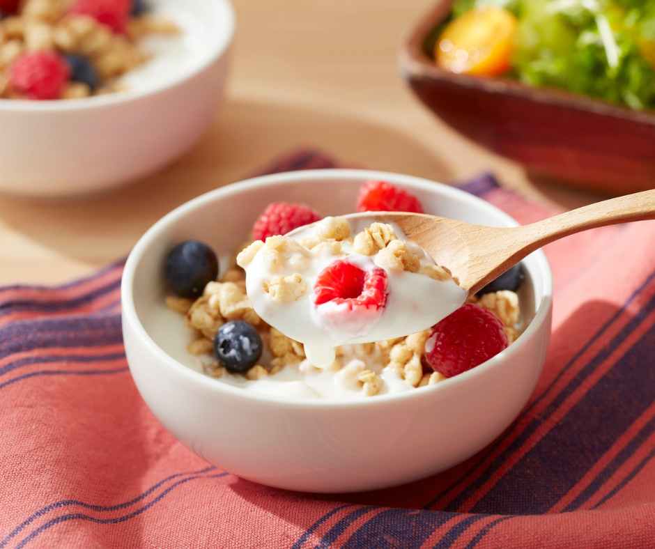 Dieta chetogenica e PCOS yogurt frutta e cereali