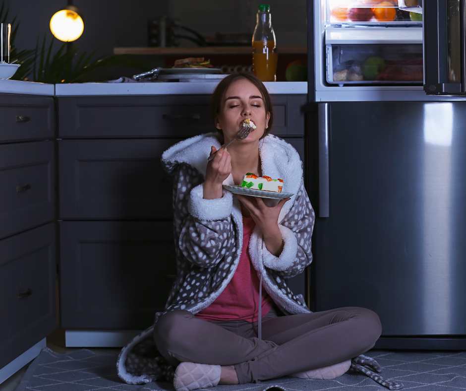 Mangiare la sera tardi fa rallentare il metabolismo?